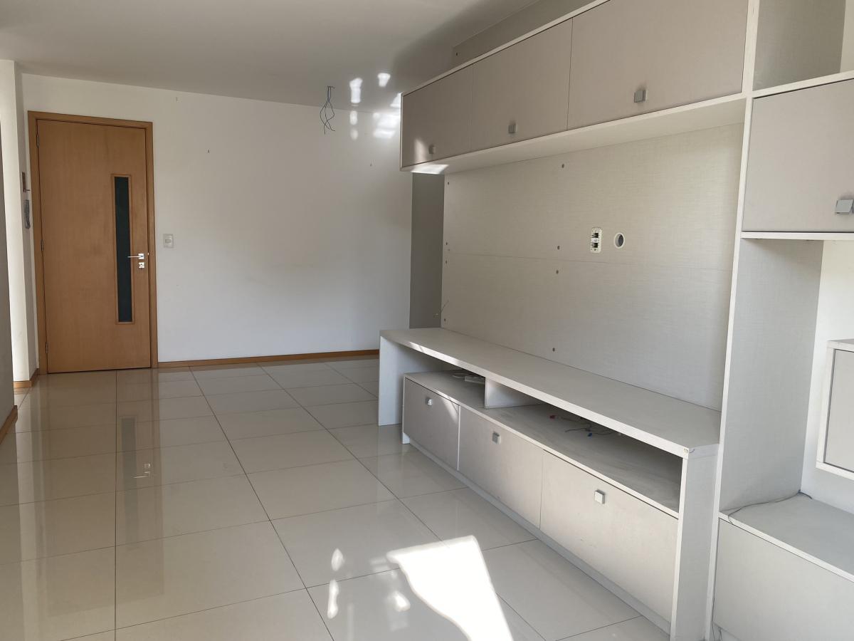 Apartamento à venda com 2 quartos, 85m² - Foto 4