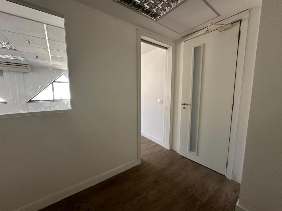 Conjunto Comercial-Sala para alugar com 5 quartos, 256m² - Foto 3