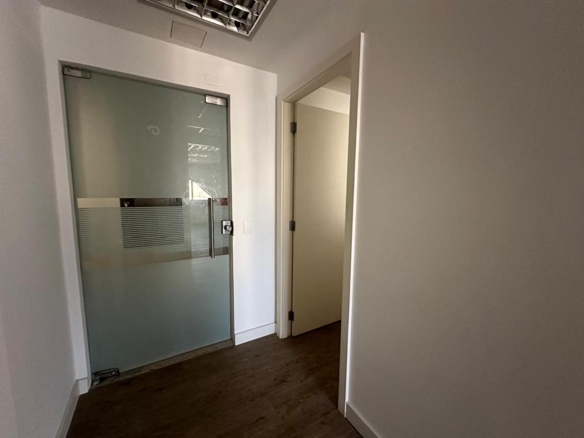 Conjunto Comercial-Sala para alugar com 5 quartos, 256m² - Foto 10