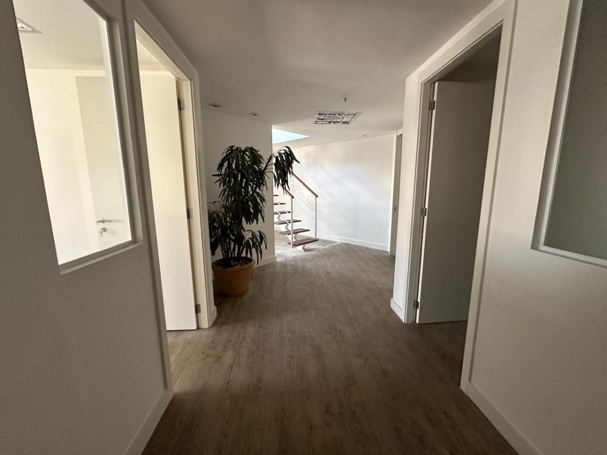 Conjunto Comercial-Sala para alugar com 5 quartos, 256m² - Foto 12