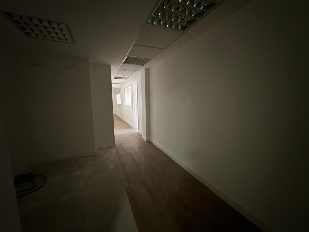 Conjunto Comercial-Sala para alugar com 5 quartos, 256m² - Foto 18
