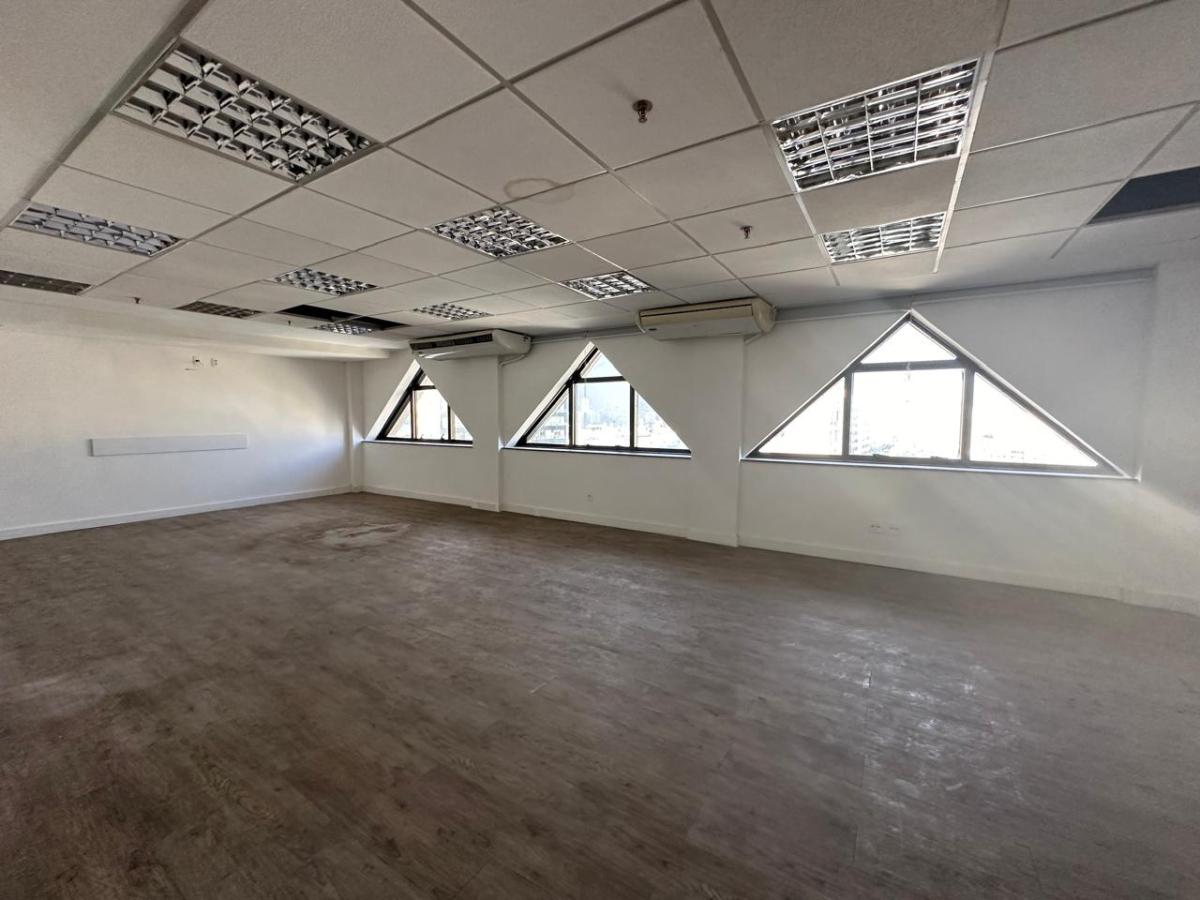 Conjunto Comercial-Sala para alugar com 5 quartos, 256m² - Foto 19